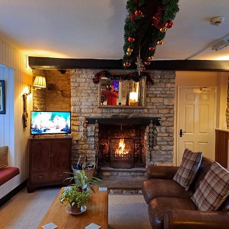 The Horse And Panniers Guest House. North Luffenham Buitenkant foto